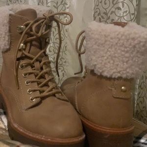 Comfy boots super cute size 6